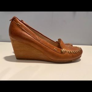Frye wedges